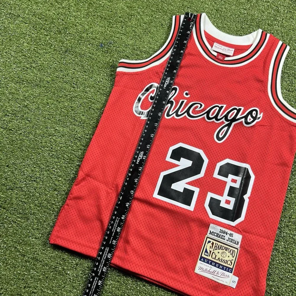 100% Authentic Michael Jordan Mitchell Ness 84 85 Bulls Jersey S Youth NWOT